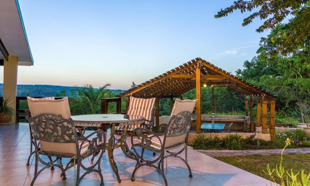 בית הארחה האזיביו 	Cuckoo Ridge Country Retreat מראה חיצוני תמונה